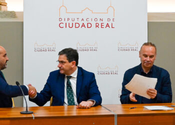 Valverde y Triguero  contribuyen al desarrollo del proyecto del nuevo parque de bomberos de Ciudad Real con la firma ante notario de la cesión por parte de la Diputación de una parcela al Consorcio