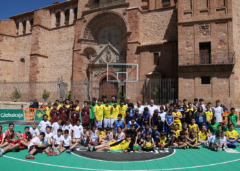 El circuito regional 3×3 Globalcaja causó furor en la plaza de la Constitución