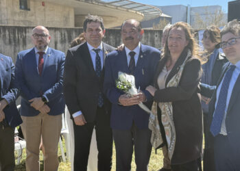 Valverde anuncia en el homenaje a los médicos fallecidos por COVID-19 que la Diputación financiará un monumento a la profesión médica respondiendo a la petición del Colegio Oficial