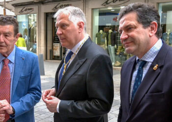 Valverde ensalza a Emilio Calatayud, Hijo Predilecto de Ciudad Real, como un referente de la justicia educativa y un orgullo para toda la provincia