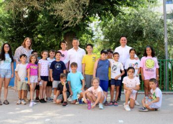 El Ayuntamiento hace posible un año más el servicio de comedor durante el verano para alumnos becados de segundo ciclo de Infantil y Primaria gracias a un convenio con la Junta