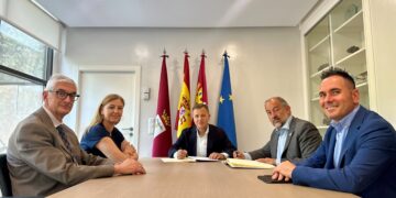El Ayuntamiento renueva su colaboración con la UCLM para que la Cátedra ‘Ciudad de Albacete’ siga promoviendo la investigación, la innovación y la divulgación científica