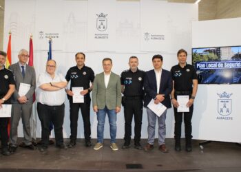 Serrano sostiene que el Plan de Seguridad Vial de Albacete ve la luz como una hoja de ruta para proteger la vida y la integridad de todas las personas que comparten a diario nuestras calles