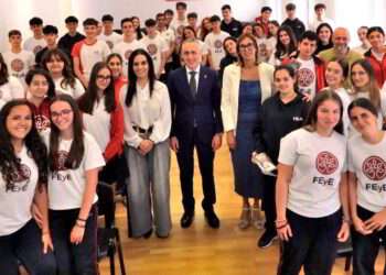 Los alumnos de 4º de ESO del María Inmaculada presentan al Ayuntamiento el proyecto educativo “Guardianes de la Asunción”