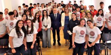 Los alumnos de 4º de ESO del María Inmaculada presentan al Ayuntamiento el proyecto educativo “Guardianes de la Asunción”