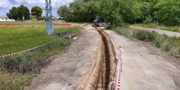 El Ayuntamiento invierte casi 200.000 euros en la red de abastecimiento de agua en la carretera de Ayora, mejorando así el servicio en Tinajeros, el Circuito y el polígono Ajusa