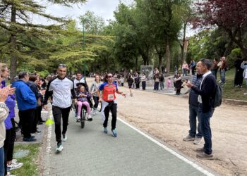Villaescusa apoya la carrera solidaria infantil del colegio Reina Sofía que “ha llenado el Parque Lineal de deporte, vida e ilusión”