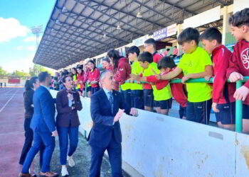 Las XXIV Miniolimpiadas escolares arrancan con un desfile inaugural y las primeras competiciones de atletismo y voleibol