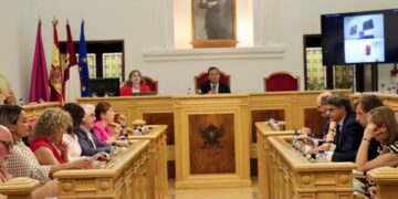 El Ayuntamiento insta al Ministerio de Transportes y a la Junta a garantizar la parada del AVE Madrid-Lisboa en Toledo
