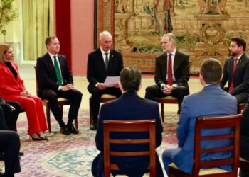 S.M. el Rey recibe en El Pardo a los alcaldes del Grupo de Ciudades Patrimonio de la Humanidad de España