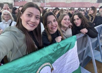 Cuatro amigas de Sevilla y Madrid unidas desde hace 15 años por la voz de Antonio José