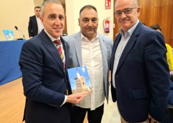 Luis Miguel Ortiz desvela bajo la Chimenea Cuadrá la leyenda del enebro de la ermita de Santa Ana