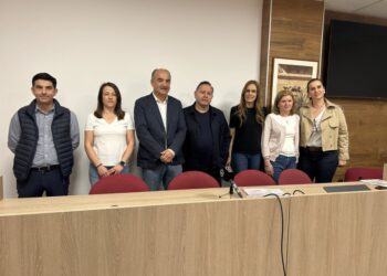 El ayuntamiento y el comercio local impulsan la formación práctica de los alumnos del curso de comercio en Villarrobledo