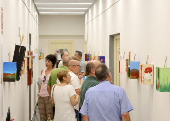 La Universidad Popular de Alcázar de San Juan celebra el fin de curso con una gran exposición colectiva de más de cien obras en la Casa de Cultura