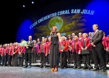 González de la Aleja pone en valor el trabajo del Orfeón de La Mancha, “gracias al cual hemos disfrutado un año más del Encuentro Coral por San Juan”