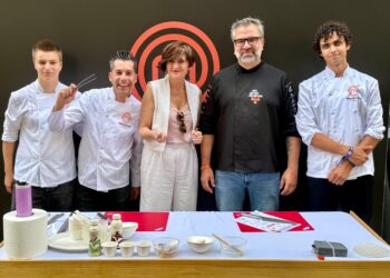 Serrallé asiste al antorchasMasterChef que “ahonda en la vertiente gastronómica de un festival de éxito en Albacete”