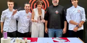 Serrallé asiste al antorchasMasterChef que “ahonda en la vertiente gastronómica de un festival de éxito en Albacete”