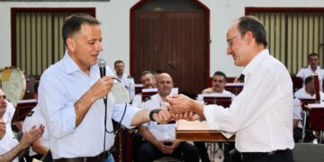 Manuel Serrano pone en valor el papel dinamizador de la Banda Sinfónica Municipal y anima a acudir a sus conciertos de verano en el entorno único del Parque
