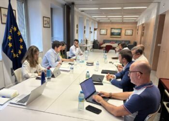El Ministerio de Agricultura, Pesca y Alimentación, sector pesquero y ONG trabajan juntos en la defensa de la flota exterior de la UE
