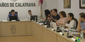 Valverde no logra aprobar los Presupuestos de 2026 tras negarse a negociar con el PSOE, que le insta a someterse a una cuestión de confianza
