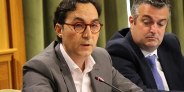 Julián Niño califica de «operación de marketing» el anuncio de las obras en El Sargal, San Fernando y el Joaquín Caparrós
