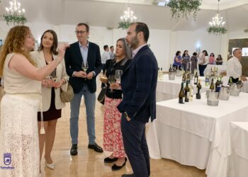 El Ayuntamiento respalda una nueva edición del Festival del Vino Premios Bombo como motor de promoción  del territorio y sus productos agroalimentarios