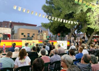 Javier Navarro pone en valor el trabajo de las asociaciones vecinales durante la inauguración de las fiestas del Barrio Maternidad