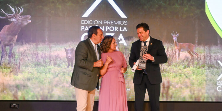 Valverde asegura que el apoyo de la Diputación al sector de la caza “no es un compromiso oportunista”, sino que responde a su importancia económica, social, cultural y medioambiental