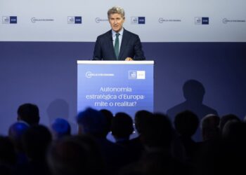 Feijóo, ante los empresarios catalanes: “No busco atajos, devolveré la decencia a mi país con ayuda o sin ella”