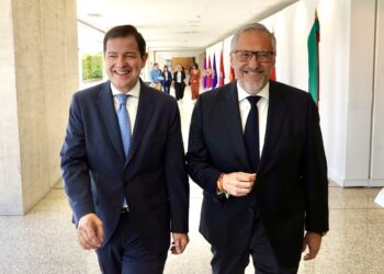 El PP da tres consejerías a Vox en Castilla y León y acepta la “prioridad nacional” para investir a Mañueco