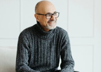 El escritor Manuel Esteban reivindica mostrar la discapacidad intelectual sin condescendencia en la literatura