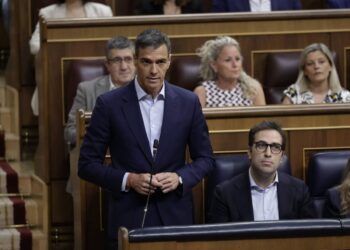 Sánchez elude hablar de Zapatero, descarta adelantar las elecciones y anuncia medidas económicas