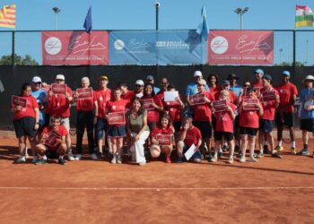 La Fundación Emilio Sánchez Vicario clausura el curso de sus programas de tenis y pádel adaptado con más de 300 alumnos