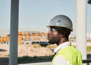 El Banco de España constata que la llegada de inmigrantes no ha reducido los empleos para los españoles nativos