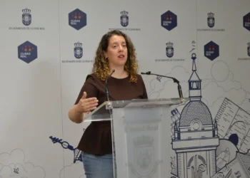 Sara Martínez exige al Gobierno de Cañizares un plan urgente para frenar la “sangría” de agua potable que sufre Ciudad Real