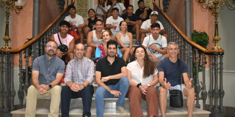 La Diputación de Albacete recibe a estudiantes y docentes de la Polinesia Francesa que participan en el programa Erasmus+ con el CIFP de Aguas Nuevas