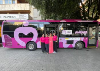 El Autobús de la Red Amparo hace parada en Albacete para concienciar sobre la violencia sexual a mujeres y atender a posibles víctimas