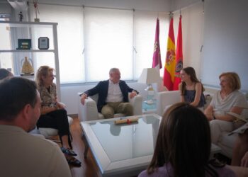 Cañizares felicita a Gabriela Márquez tras lograr la máxima calificación en la Prueba de Acceso a la Universidad