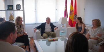 Cañizares felicita a Gabriela Márquez tras lograr la máxima calificación en la Prueba de Acceso a la Universidad