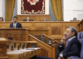 VOX retrata al Gobierno de Page: «No puede destinarse un solo euro a centros de MENAS mientras haya alumnos en barracones»