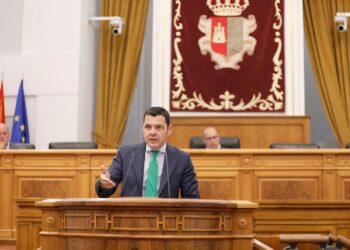  VOX exige «Prioridad Nacional» ante la apertura de las ayudas para libros de texto y comedores en Castilla-La Mancha