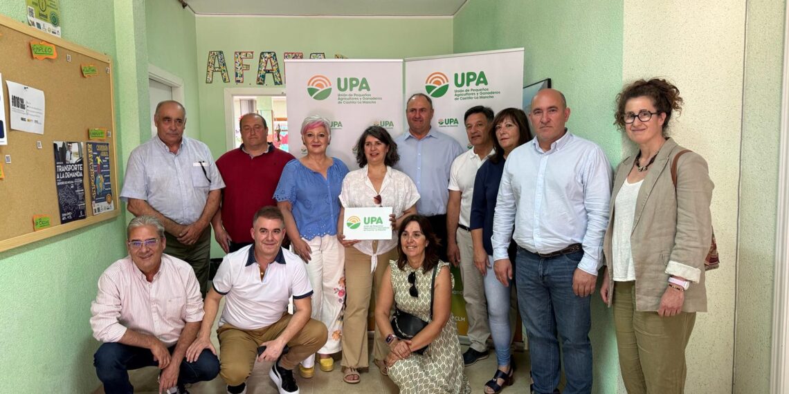 El Gobierno regional destaca el papel de las organizaciones agrarias para acercar servicios profesionales al sector agrario y ganadero