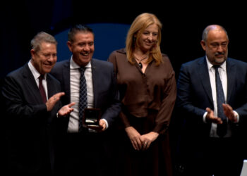 La UCLM reconoce a la Diputación de Albacete en la Gala de su 40º Aniversario por una alianza que lleva conocimiento, ciencia, oportunidades y futuro al territorio