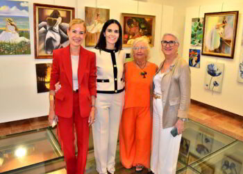 Las «amigas de la pintura» de María Navas comparten su pasión por el arte en una exposición en Casa de Baños