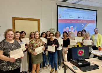 El Centro de la Mujer del Ayuntamiento ofrece un curso de capacitación digital para mayores de 55 años, dentro de su programa formativo para superar la brecha digital
