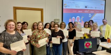 El Centro de la Mujer del Ayuntamiento ofrece un curso de capacitación digital para mayores de 55 años, dentro de su programa formativo para superar la brecha digital