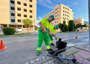 El Ayuntamiento de Cuenca continúa la Campaña de Limpieza Intensiva en Villa Román.