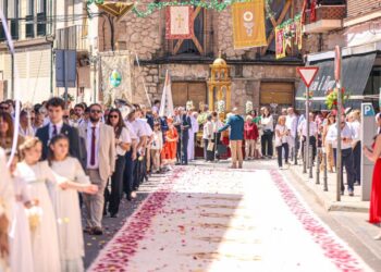 15/06/2026
Festejos
Torrijos vive con fervor y tradición la festividad del Corpus Christi
TORRIJOS VIVE CON FERVOR Y TRADICIÓN LA FESTIVIDAD DEL CORPUS CHRISTI Torrijos (Toledo) vivió con fervor el Corpus Christi, destacando el …