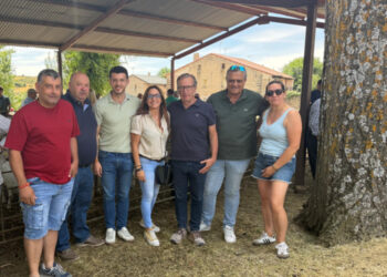 El PP de Guadalajara reivindica la ganadería como motor de la Sierra Norte en la Feria de Hiendelaencina