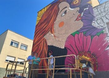 En marcha el mural por la igualdad de Crisdose en el Centro Social de Villa Román a iniciativa del Ayuntamiento de Cuenca.